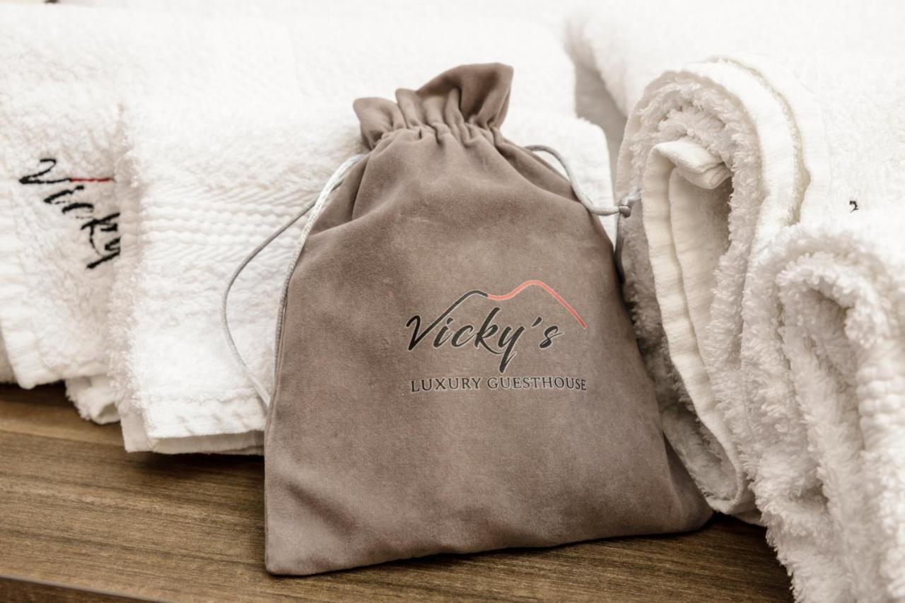 Vicky'S Luxury Guesthouse Napoli Bagian luar foto