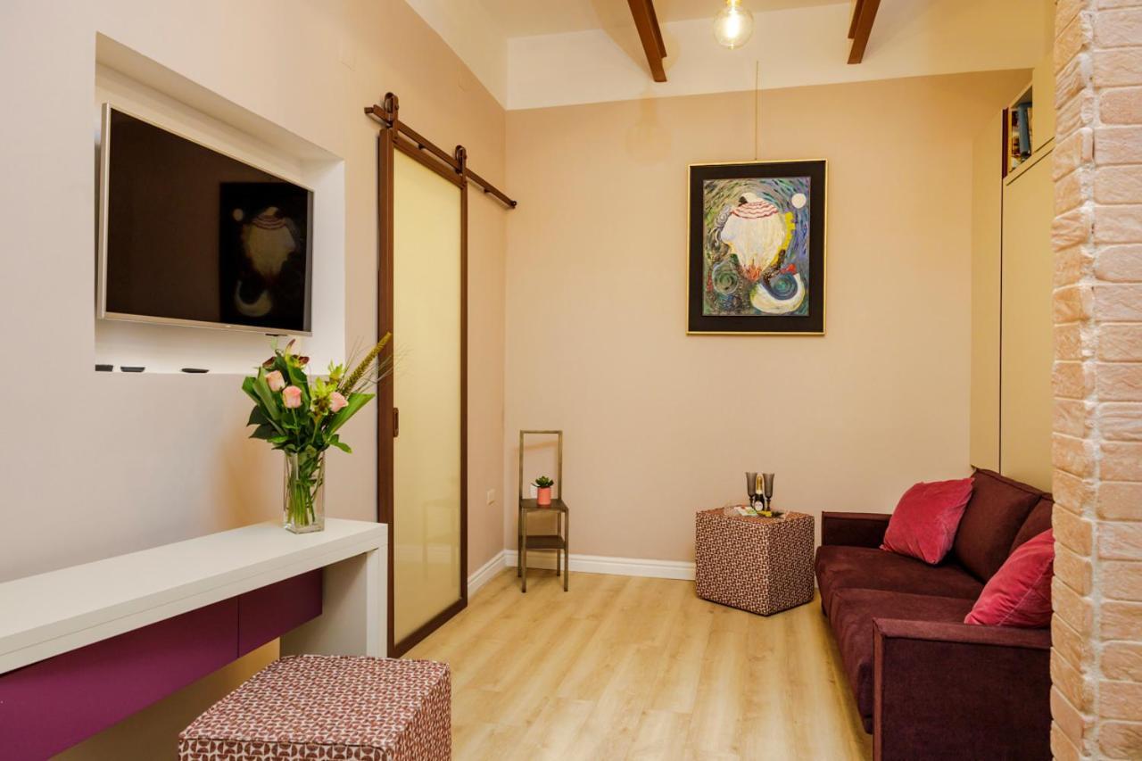 Vicky'S Luxury Guesthouse Napoli Bagian luar foto