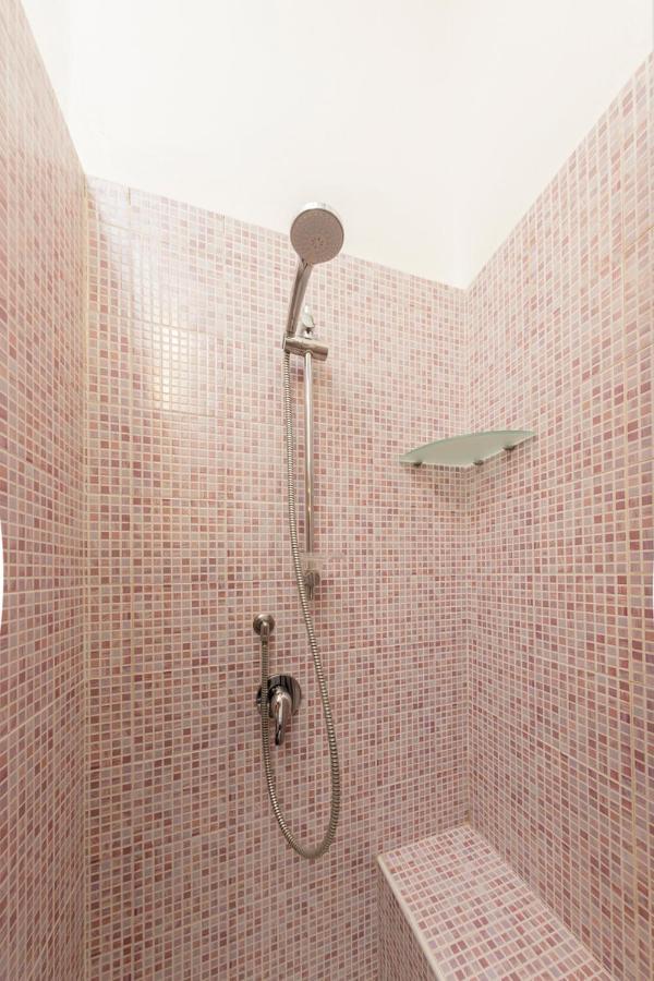 Vicky'S Luxury Guesthouse Napoli Bagian luar foto