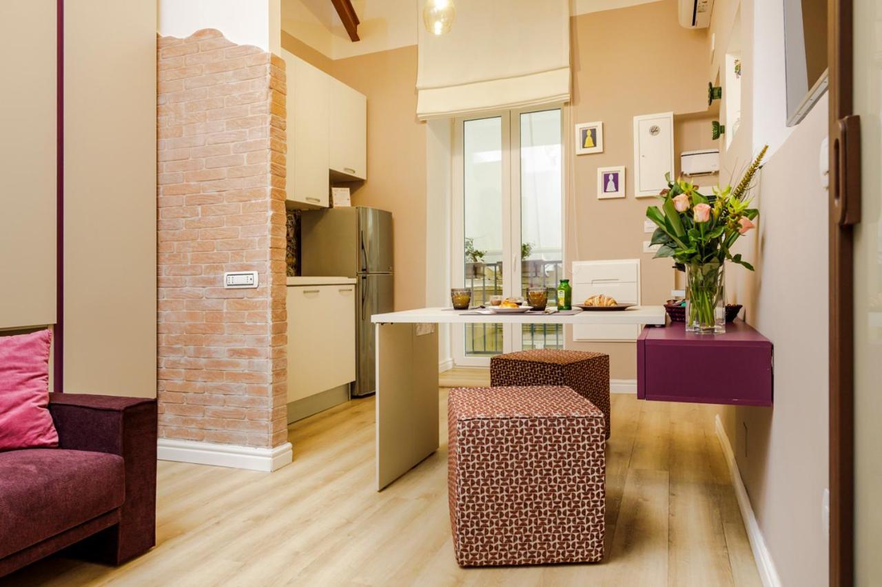 Vicky'S Luxury Guesthouse Napoli Bagian luar foto